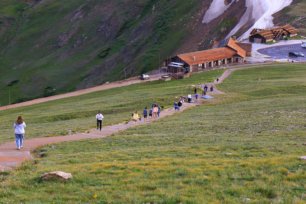 Hiking back towards the Alpine Visitor Center - Alpine Ridge Trail