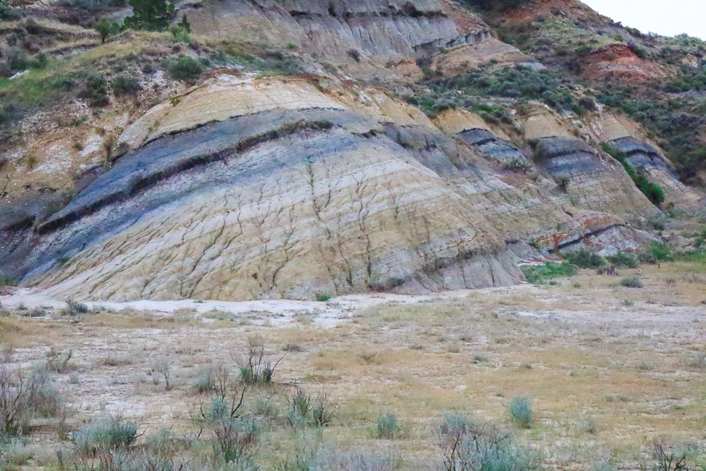 Tilted Badlands - Cannonball Concretions