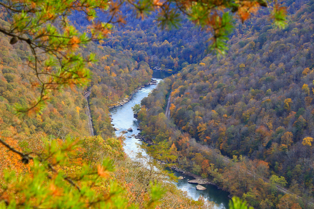 New River and CSX Mainline tracks - Canyon Rim Boardwalk