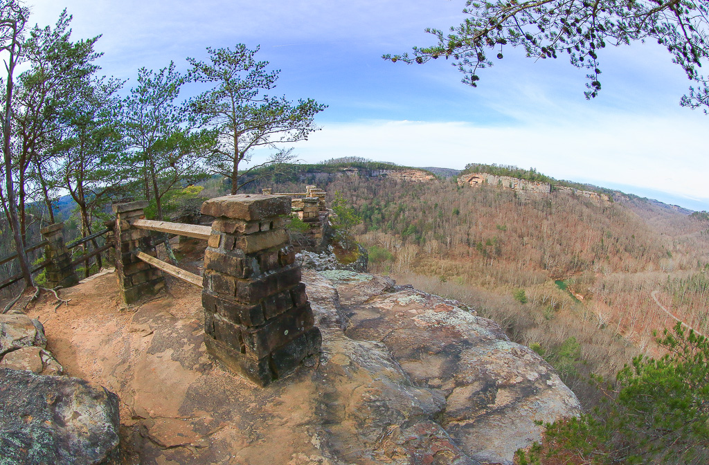 Overlook and Pinch-Em-Tight Gap - Chimney Top Rock Overlook