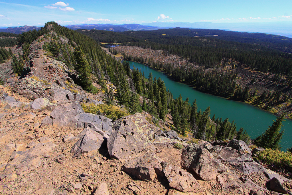 Emerald green waters of Butts Lake and Crag Crest - Crag Crest Trail, Colorado