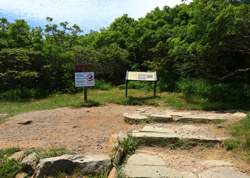 Trailhead - Craggy Pinnacle