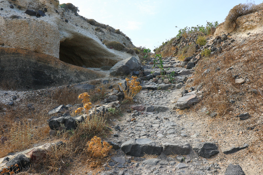 Cobbled path - Fira to Oia