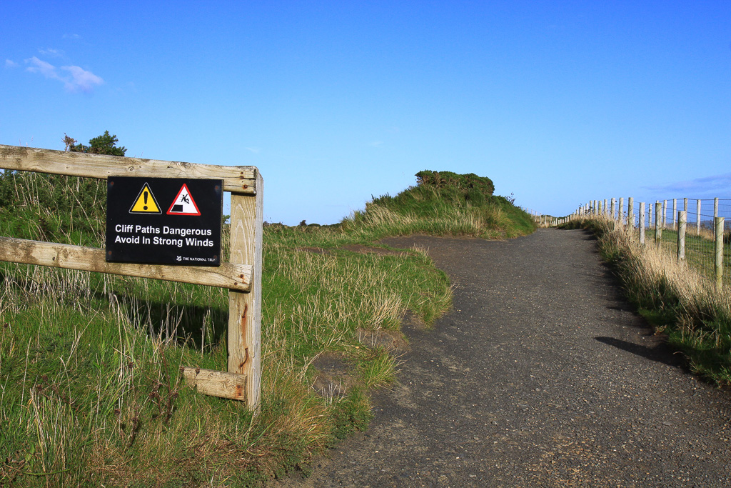 Dangerous Cliffs - Giant's Causeway