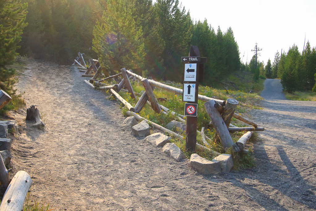 Overlook Trail splitting off from Fairy Falls Trail - Grand Prismatic Overlook Trail