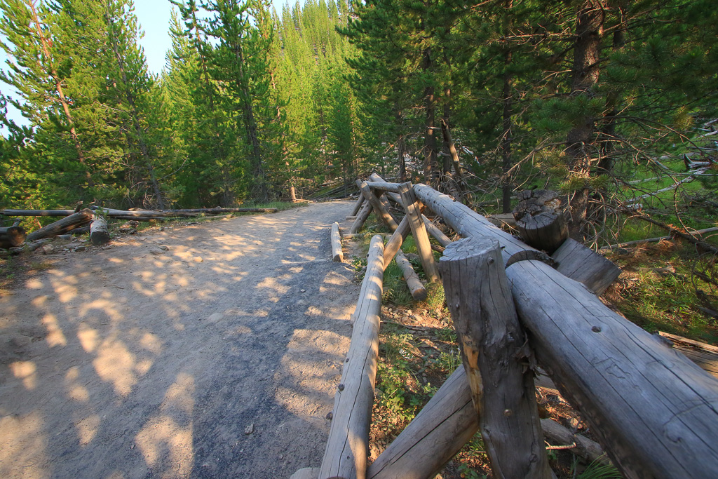 Gradual incline - Grand Prismatic Overlook Trail