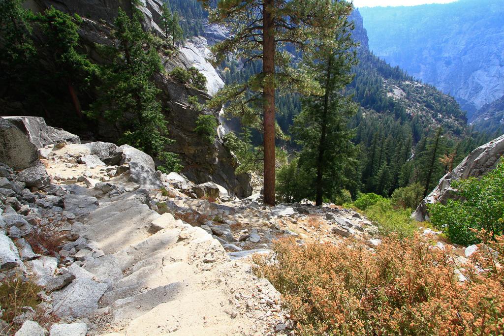 Heading down - Panorama Trail 2013