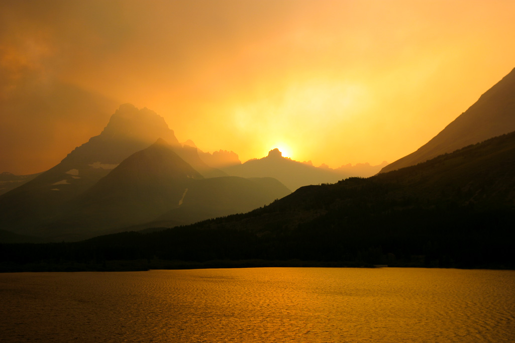 Swiftcurrent Lake sunset - Iceberg Lake