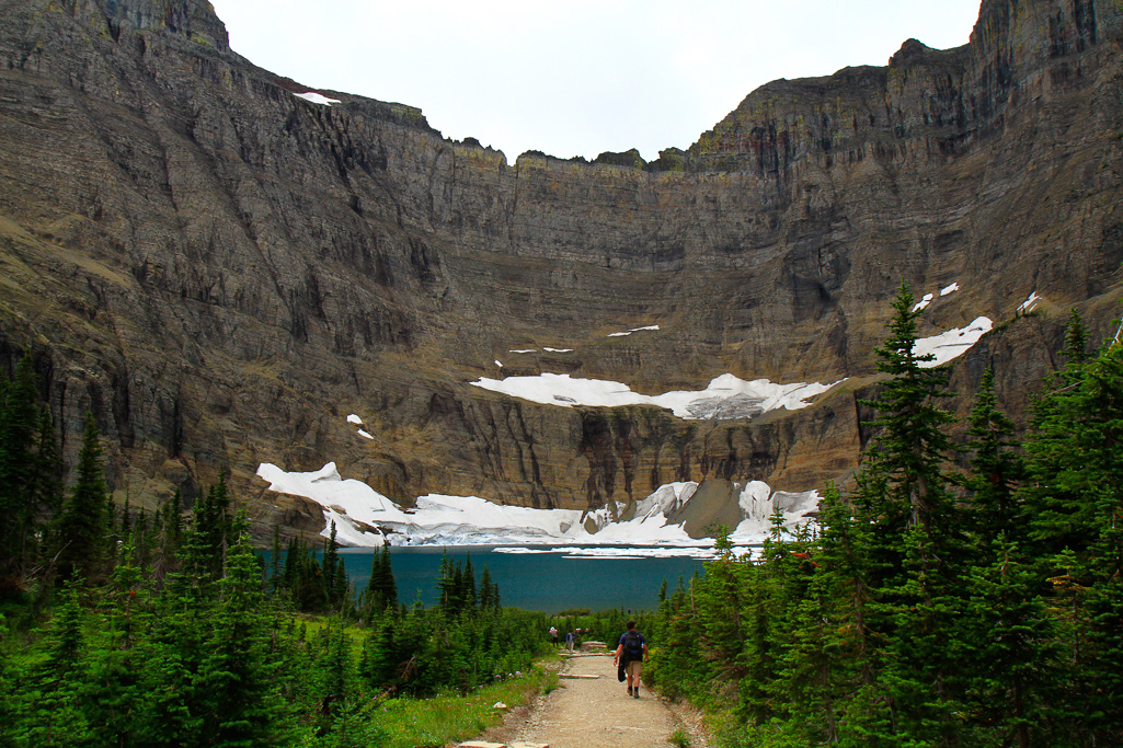 Path and lake - Iceberg Lake