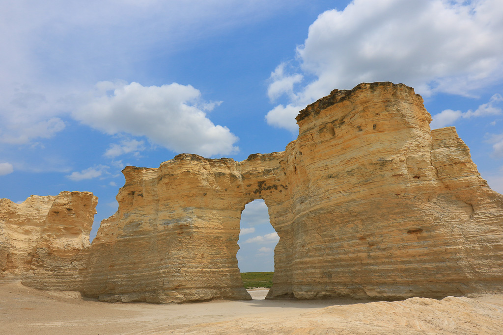 Keyhole Arch/Northwest Grouping - Monument Rocks Natural Area