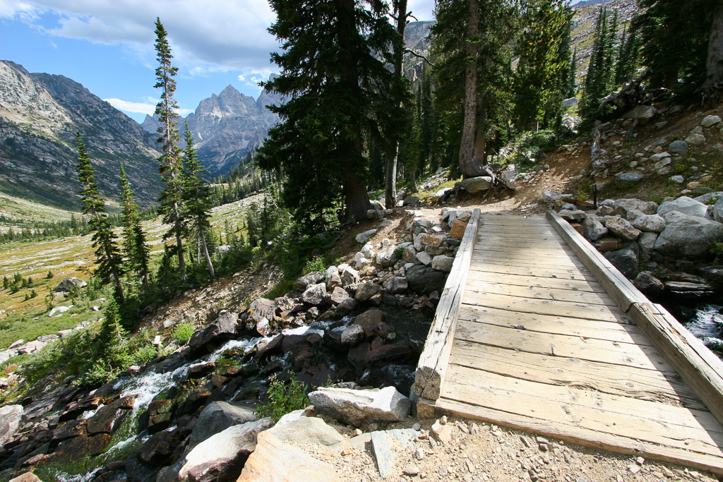Cascade Creek footbridge - Paintbrush Canyon/Cascade Canyon Loop