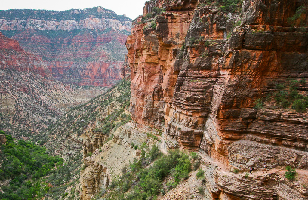 Hikers on the edge - Grand Canyon National Park, Arizona