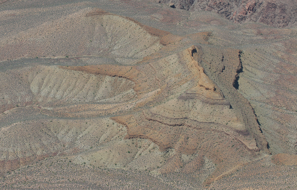 Pale canyon colors - Rim Trail