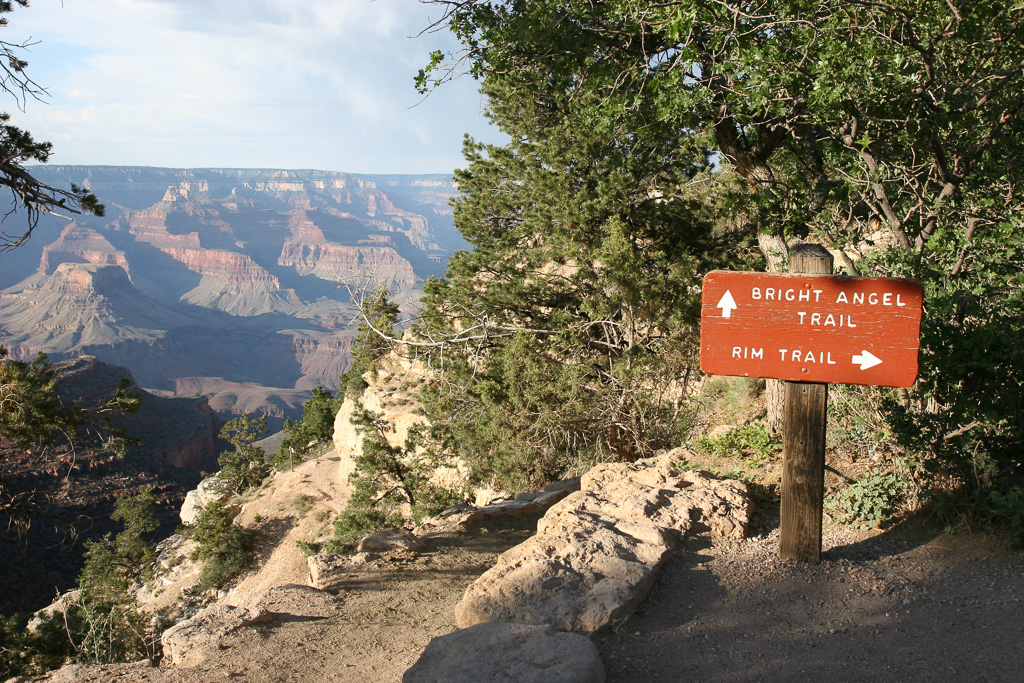 TRailhead - Rim Trail