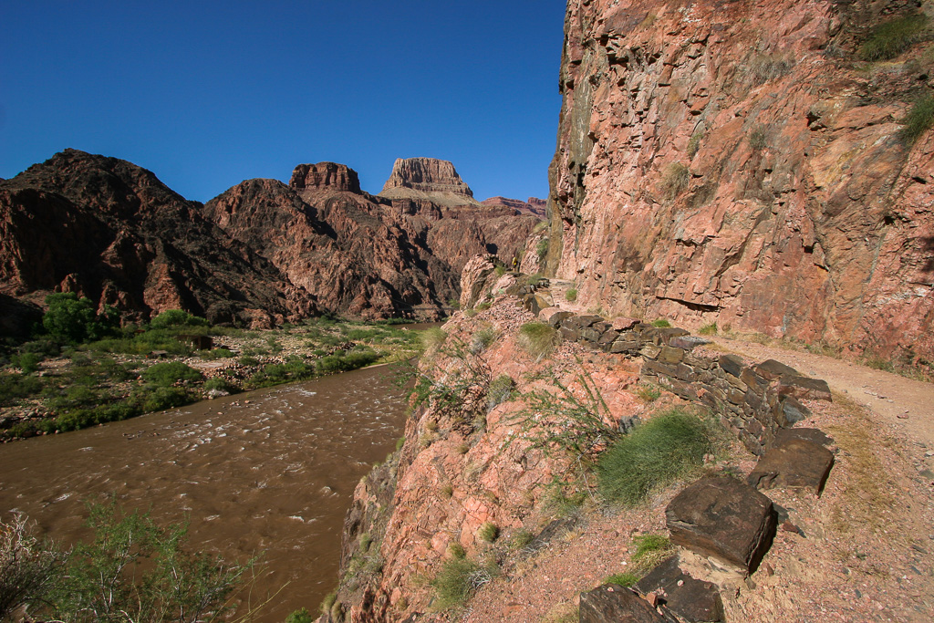 Trail along cliffside - River Trail