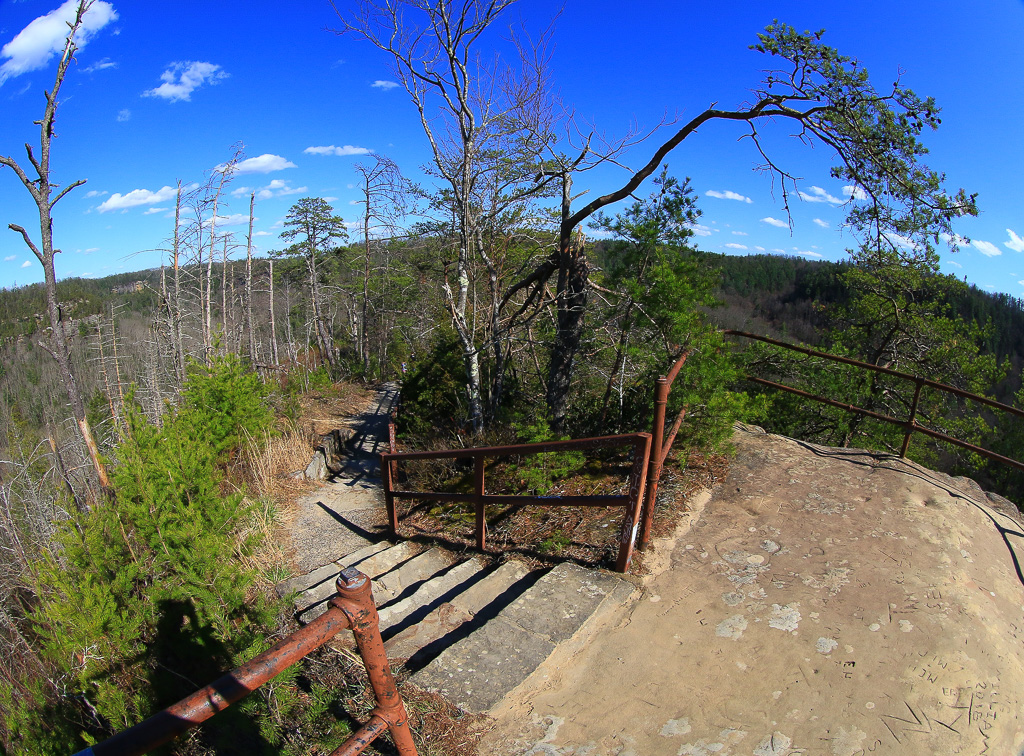 Path to below the arch - Sky Bridge