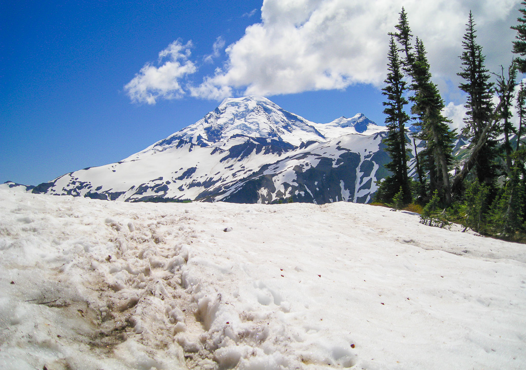 Trekking through the snow - Skyline Divide