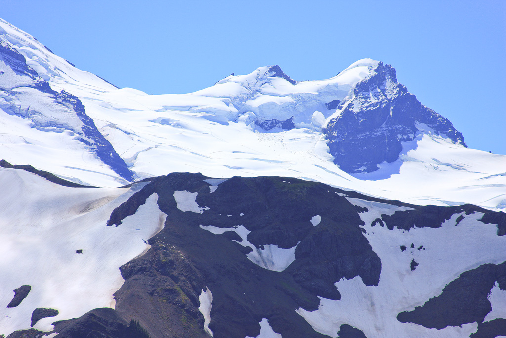 Massive glacier (look close for mountain goats) - Skyline Divide