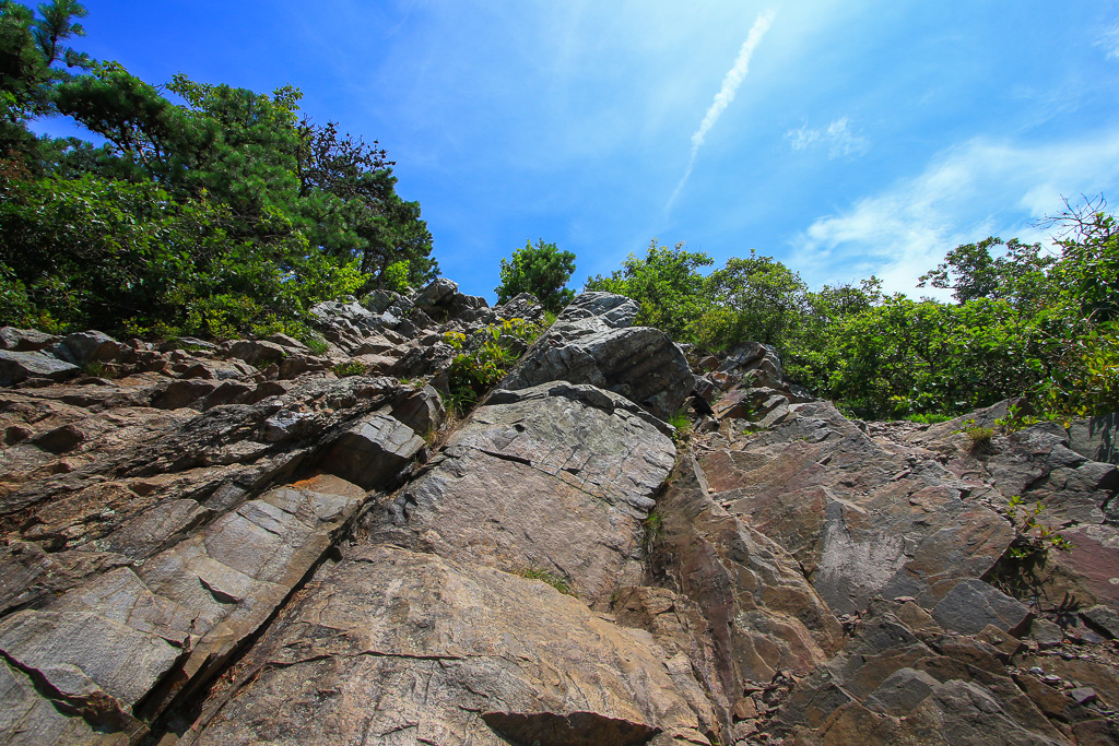 Looking back up the rock scramble on the summit - Mt Tammany