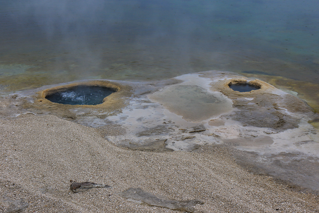 Lakeshore Geyser - West Thumb Geyser Basin